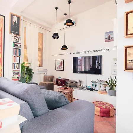 アパート Attico Dei Poeti *