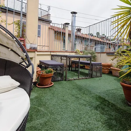 アパート Attico Dei Poeti *