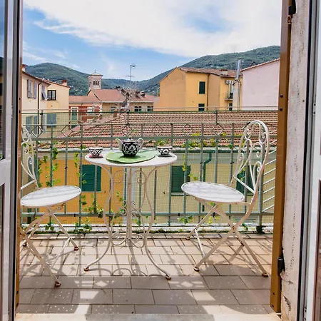 Attico Dei Poeti * ラ・スペツィア